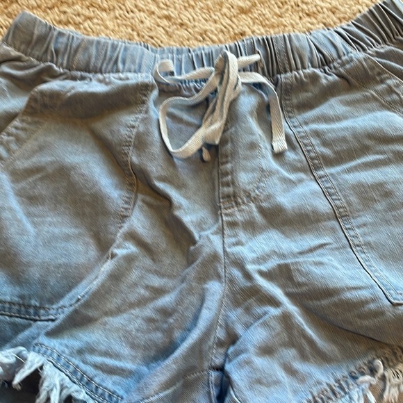 L drawstring lightweight denim look shirts with pockets and fringe - Picture 3 of 6